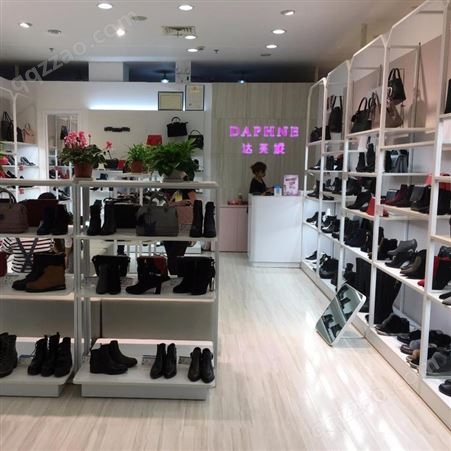 杭州皮具展柜 皮鞋展示柜 皮具展示道具 箱包陈列柜 男女鞋展柜 免费尺量 出布置图