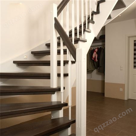 南京烤漆实木楼梯 扶手立柱室内楼梯定制 别墅楼梯 踏步板复式楼梯